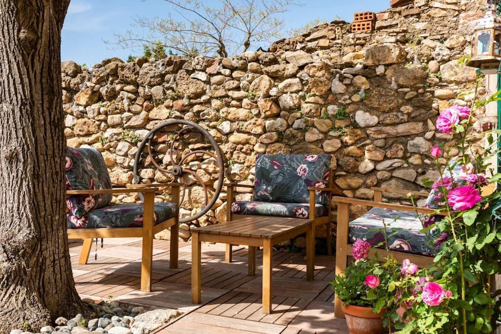 La Calade Bed & Breakfast Montouliers Ngoại thất bức ảnh