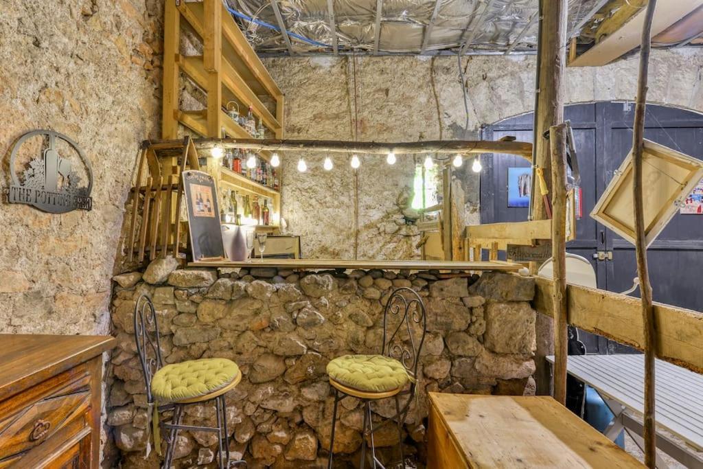 La Calade Bed & Breakfast Montouliers Ngoại thất bức ảnh
